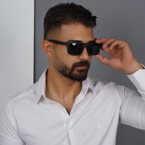 عینک مردانه مشکی صفحه دودی مدل Hugo